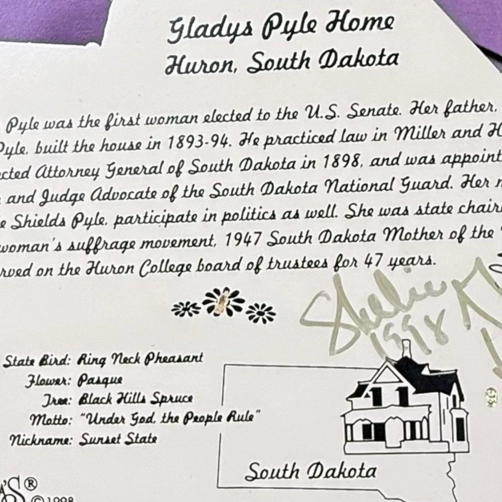 Gladys‎ Pyle Home Huron, South Dakota Shelia's Shelf Sitter Wood House 1999